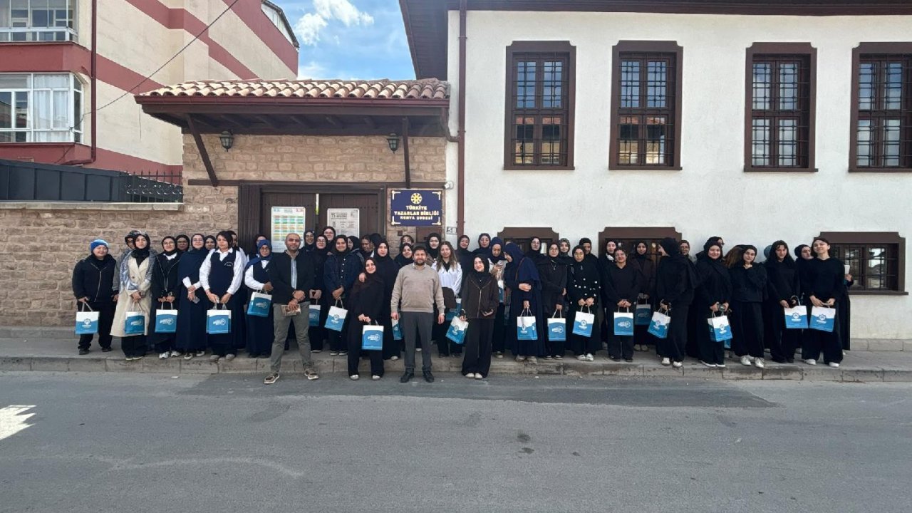 Konya Karatay’da Öğrencilere Edebiyat Buluşması! Geleceğin Yazarları Usta İsimlerle Tanışıyor