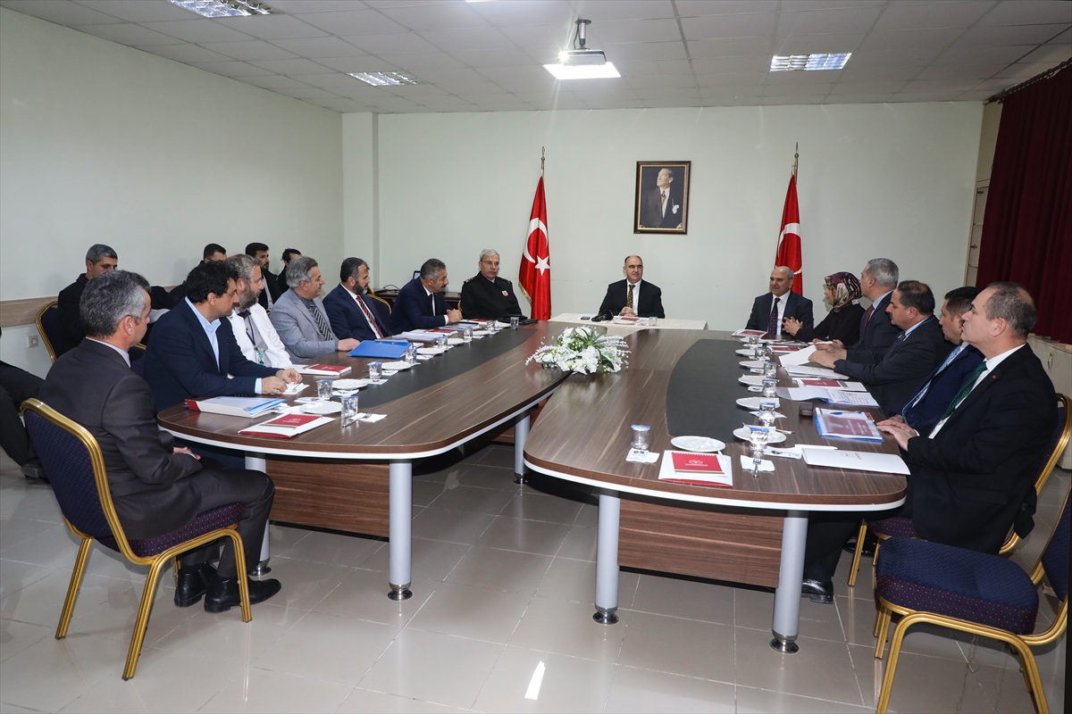 Vali Vahdettin Özkan "Bağımlılıkla Mücadele Eylem Planı" Kapsamında Toplantı Yaptı