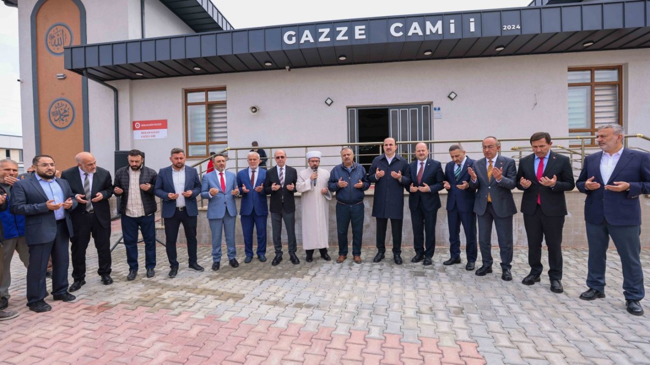 Konya Meram’da Gazze Camii İbadete Açıldı! Bin Kişilik Cami Dualarla Hizmete Girdi