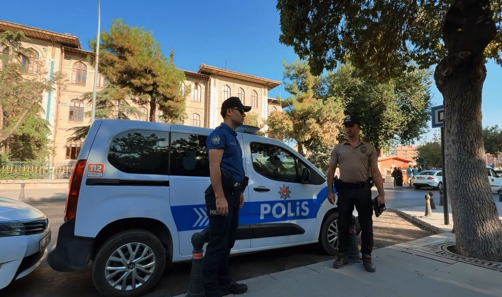 Konya’da Okul Çevrelerinde Sıkı Denetim! 25 Bin Kişi Sorgulandı