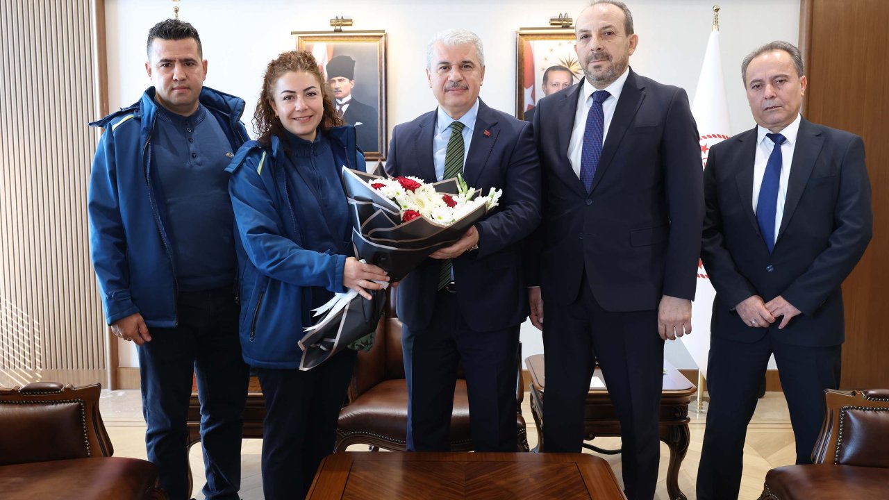 Konya’da PTT’nin 186. yıl gururu! Vali İbrahim Akın’a anlamlı ziyaret!