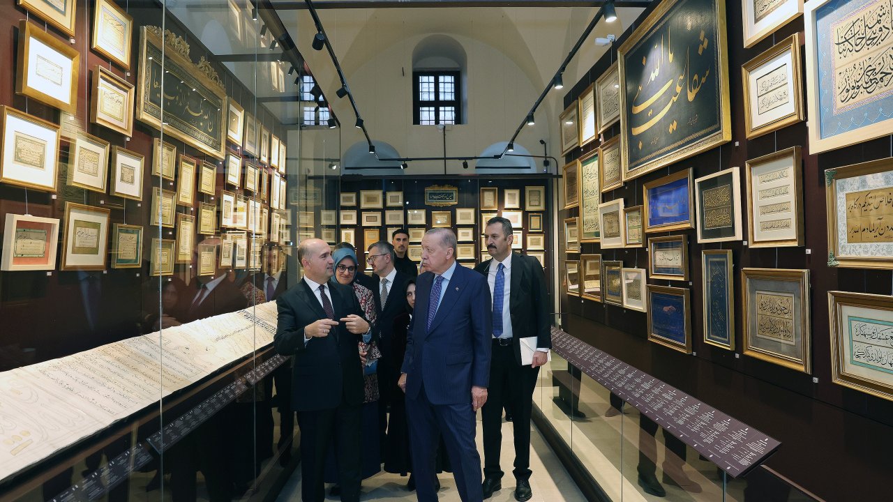 Başkan Erdoğan, Topkapı Sarayı’ndaki Darphane-i Amire Müzeleri’ni gezdi!