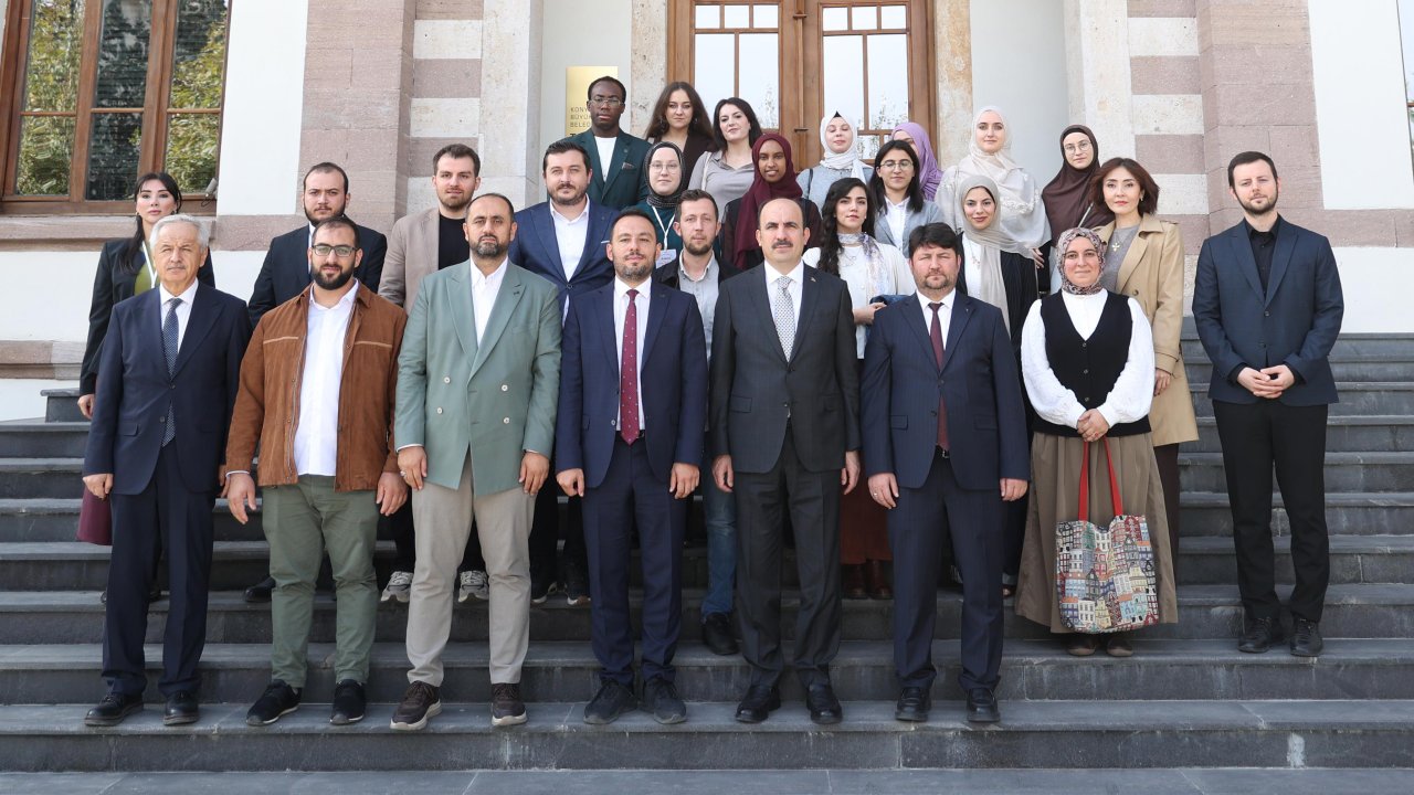 Konya’dan dünyaya kültür mesajı! Başkan Altay, genç yazarlarla buluştu