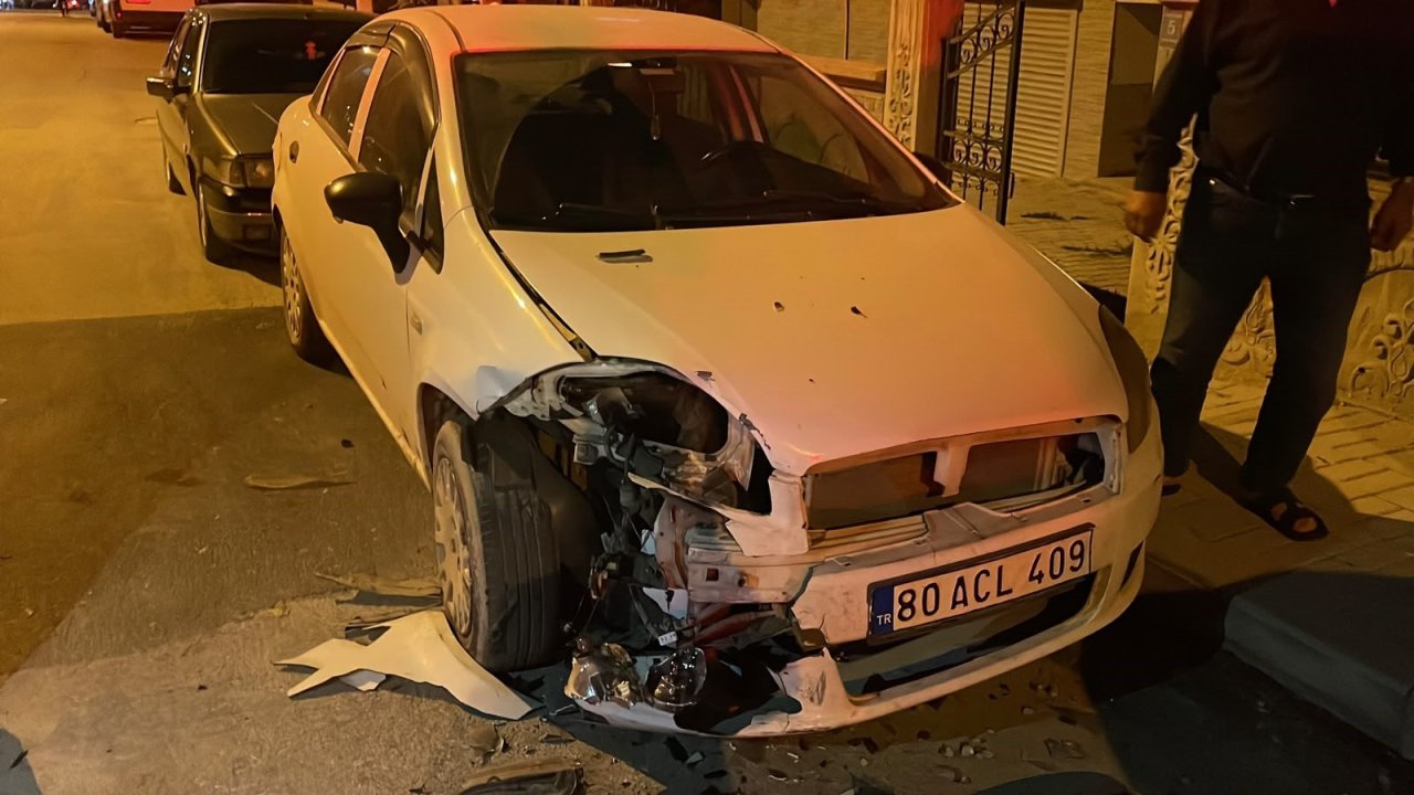 Karaman'da otomobil park halindeki araca çarptı: 1 yaralı