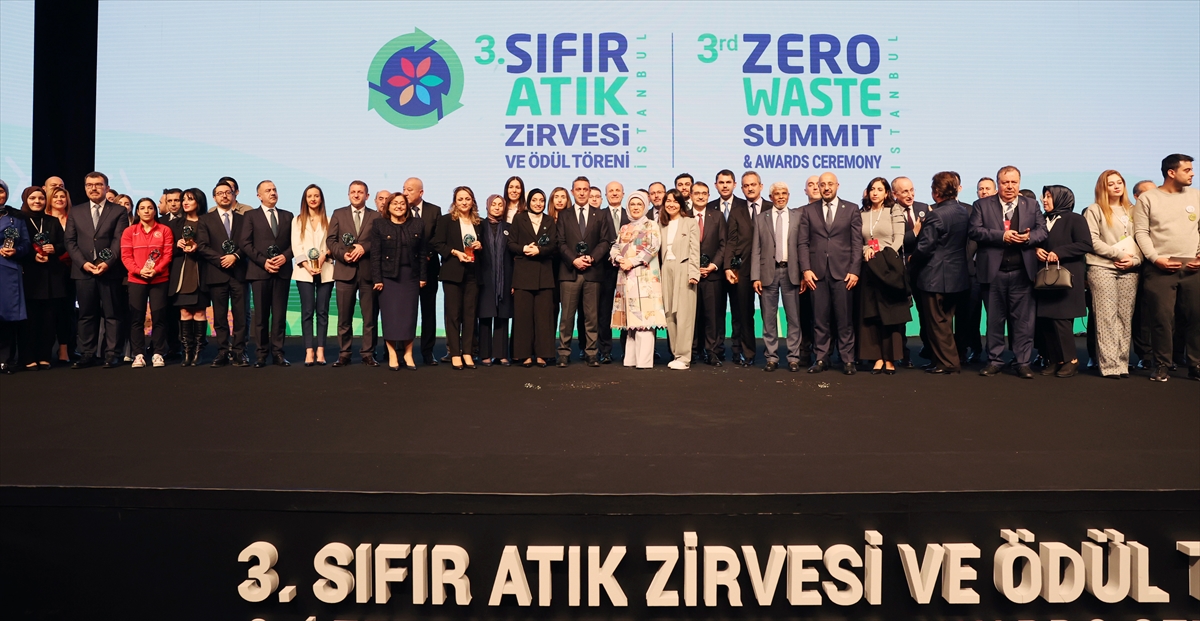 Emine Erdoğan Gençlere Seslendi