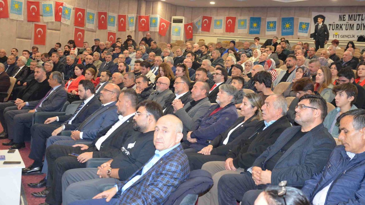 İYİ Parti Genel Başkan Yardımcısı Özatıcı: "Teröristin ve Öcalan’ın meşrulaştırılmasına karşıyız"