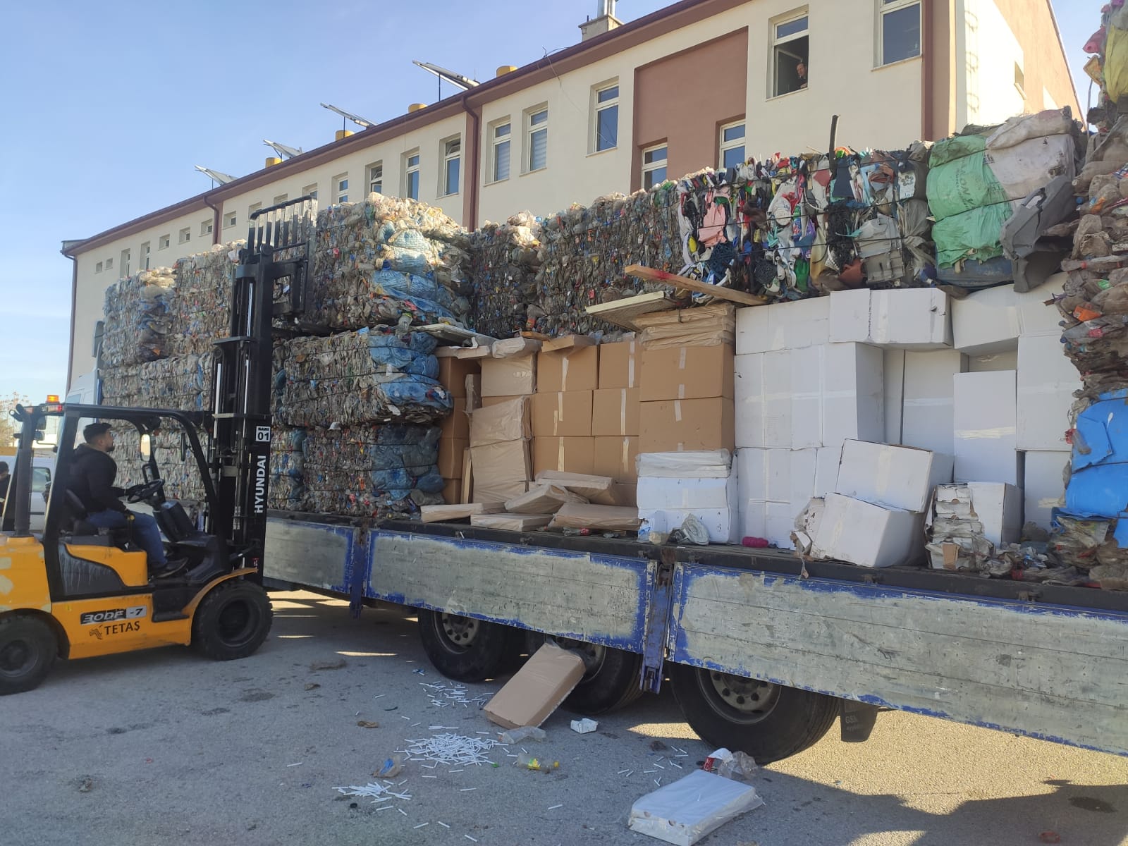 Konya Emniyeti 4 Milyon Değerindeki Makaron Zulasını Patlattı