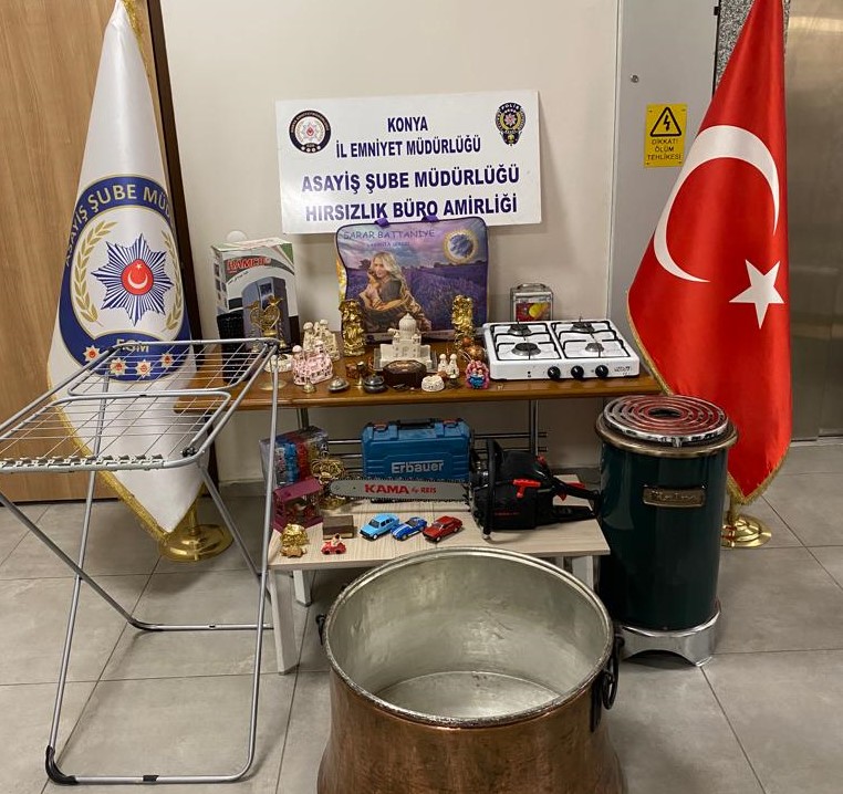 Güvenlik Kamerasına Yakalanan Hırsızlar Polisinden Kaçamadı