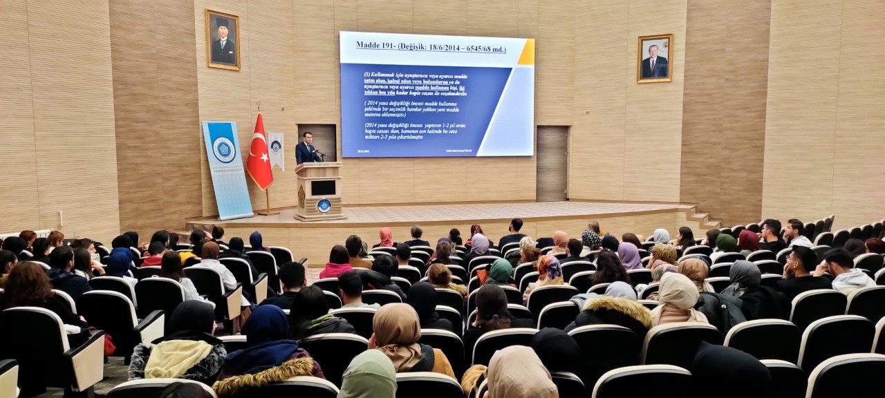 NEÜ’de ‘Bağımlılıkla Mücadele ve Hukuksal Boyutu’ Konferansı Düzenlendi