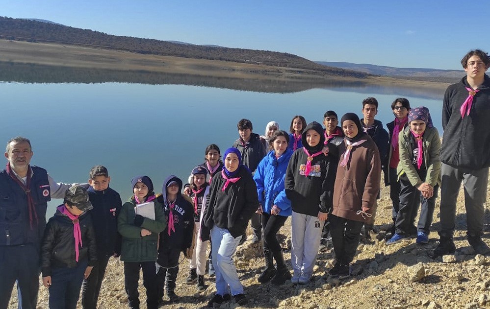 Meramlı İzciler, İlk Doğa Kampında Eğlenirken Öğrendiler