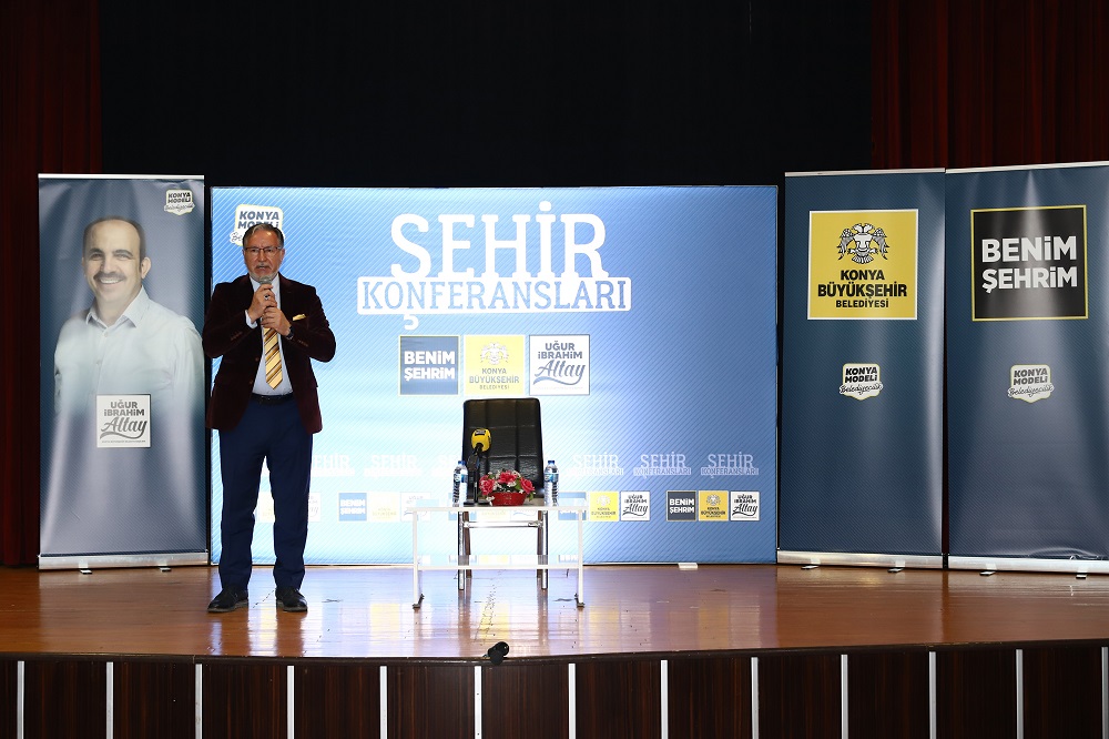 İlahiyatçı Mustafa Karataş İlçelerde Konyalılarla Buluştu