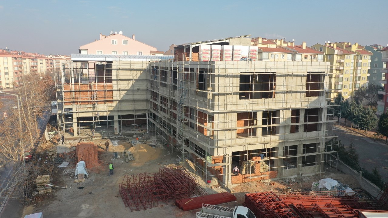 Karatay Gençlik, Eğitim Ve Spor Merkezi’nin Çalışmaları Hızlı Bir Şekilde Sürüyor
