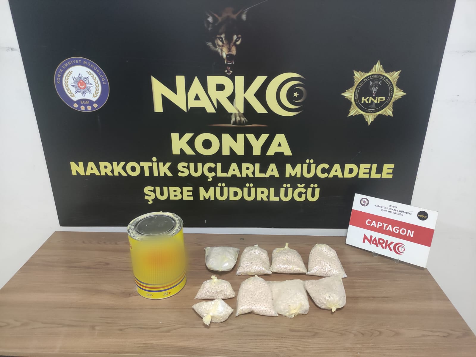 Konya'da uyuşturucu operasyonunda yakalanan 17 zanlıdan 8'i tutuklandı