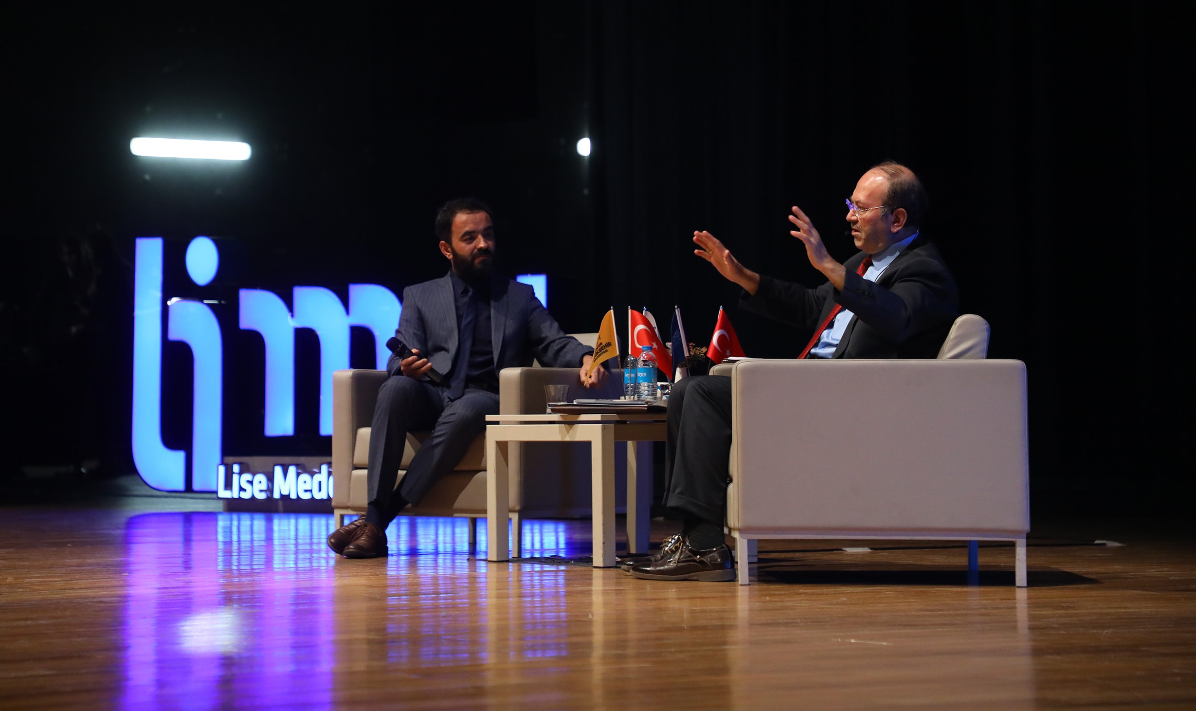 Yusuf Kaplan Atabey Gençlik Söyleşileri’nde Liseli Gençlerle Buluştu