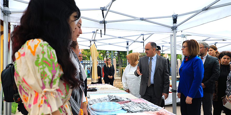 Konya'da "sıfır atık" sergisi beğeniye sunuldu