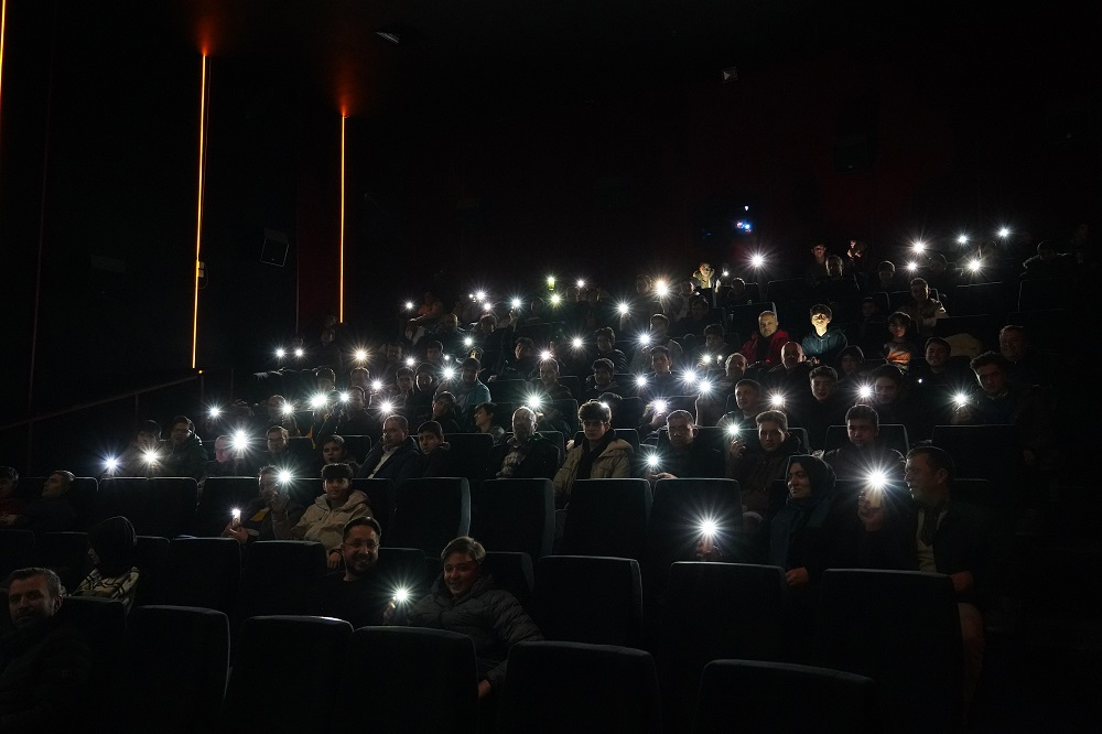 Lise Medeniyet Akademisi Gençleri Aileleriyle Sinemada Buluştu