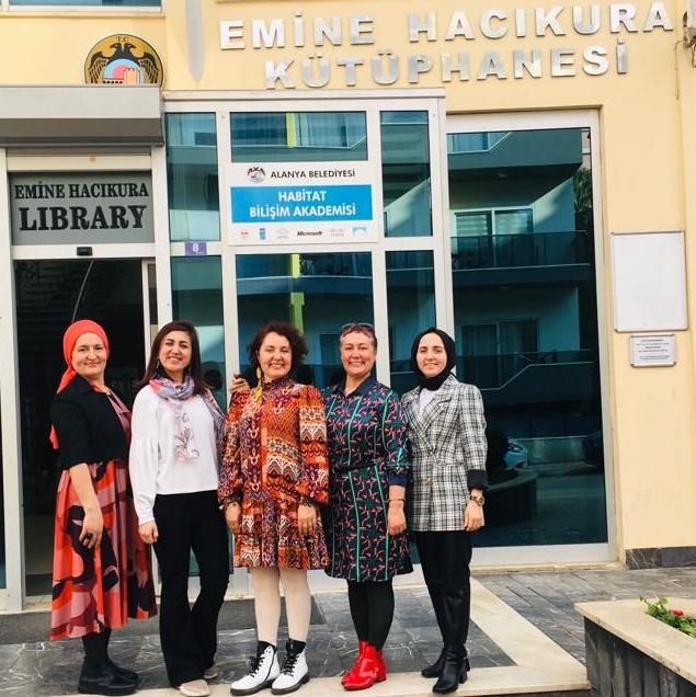 Yazar Ünüvar, Masal Severlerle Bir Araya Geldi