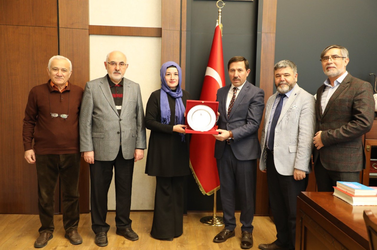 Selçukya' dan Başkan Kılca' ya Plaket