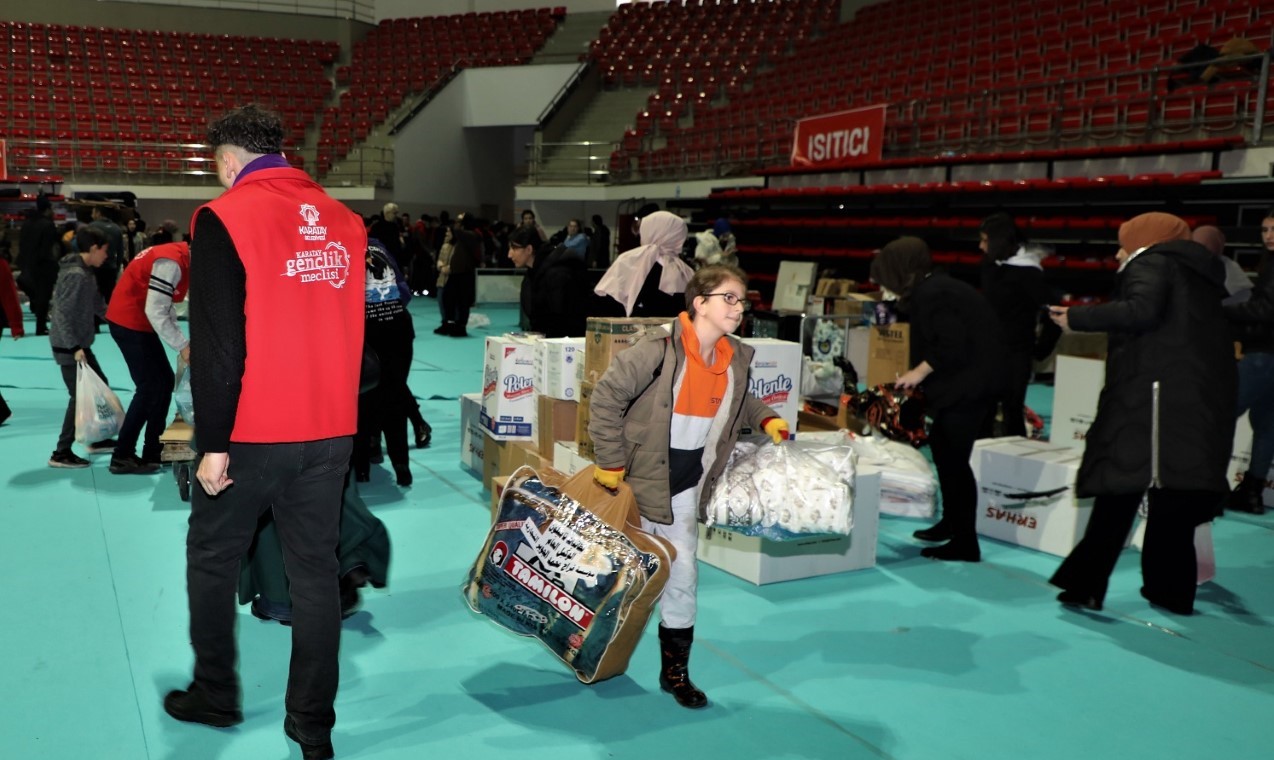 Karatay’dan Hatay’a 48 Tır Yardım Malzemesi