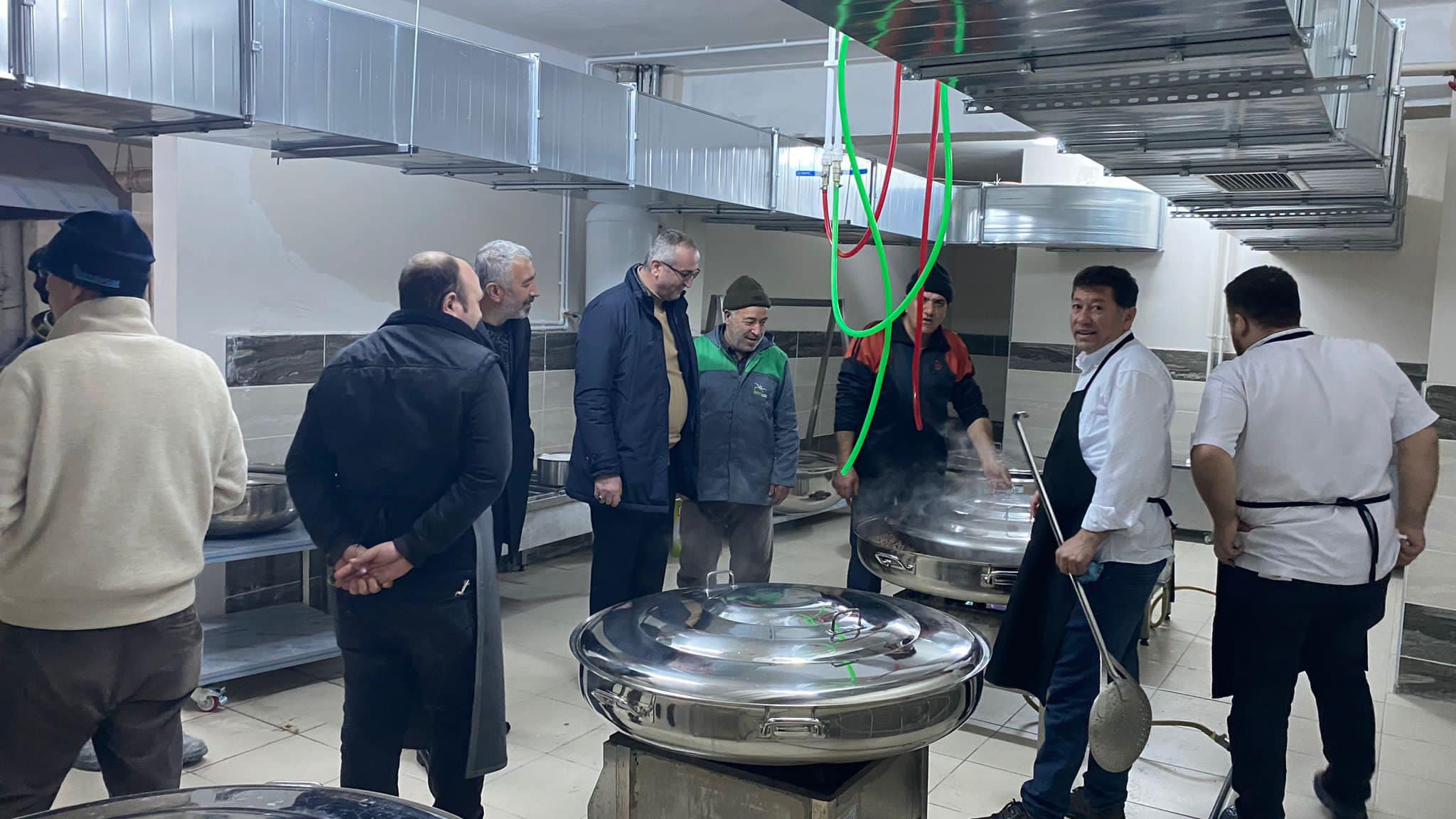 Yunaklı Hayırseverler Depremzedelere Kavurma Hazırlıyor