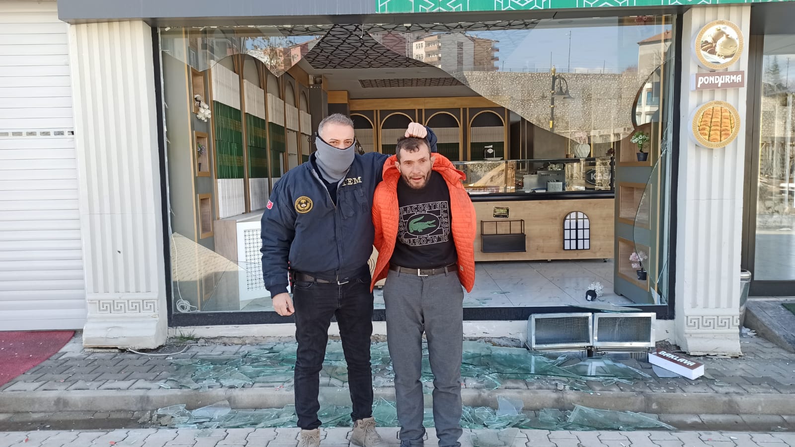 Depremde Hasar Gören Ev ve İş Yerlerine dadanan Hırsız Yakalandı