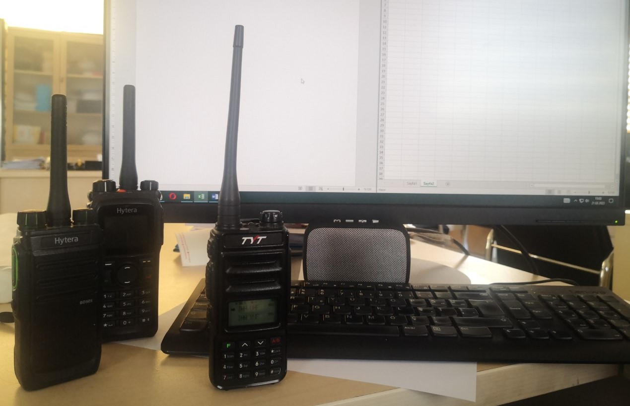 Deprem Bölgesinde İletişimi Amatör Telsizciler Sağlıyor