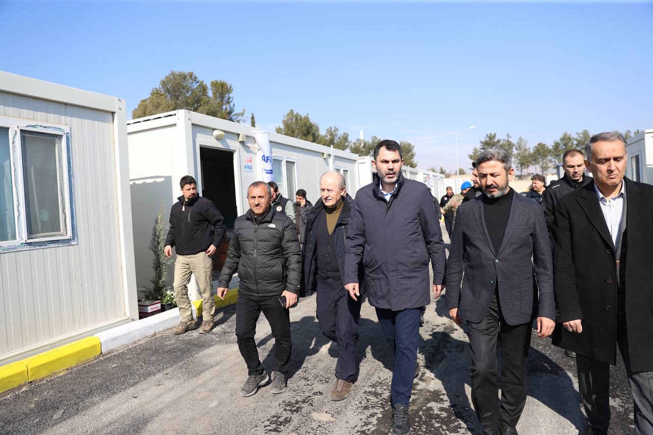 Bakan Kurum Adıyaman’da Yapılacak Geçici Barınma Alanlarını Yerinde İnceledi