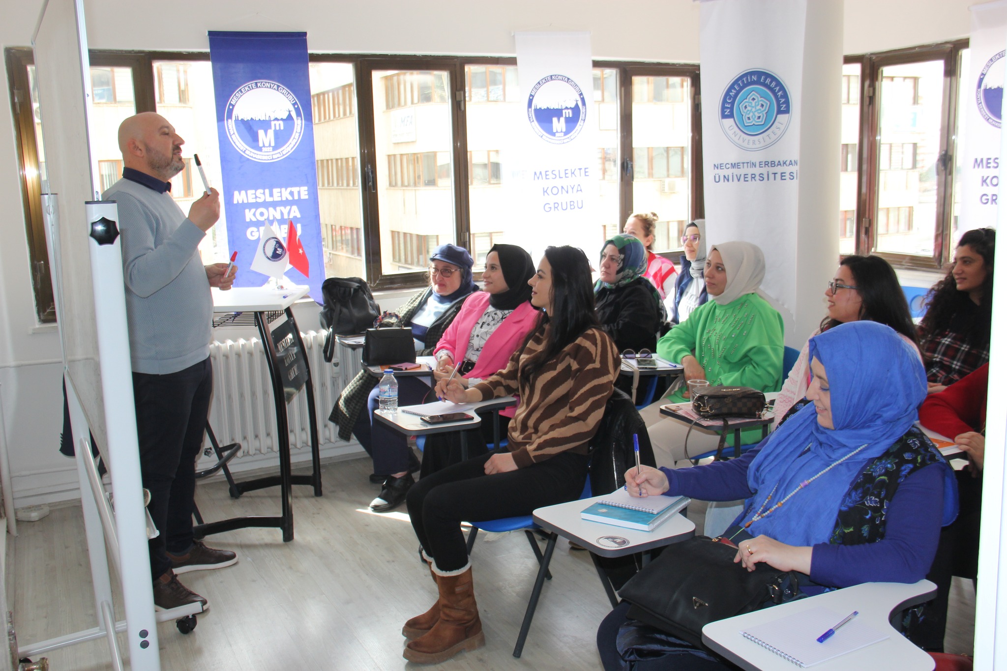 Mali Müşavirlere Ücretsiz Diksiyon ve Vücut Dili Eğitimi