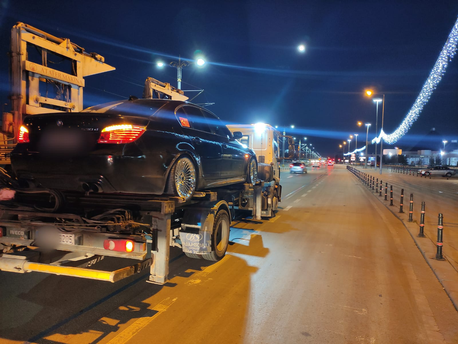 Otomobiline Çakar ve Siren Sistemi Takan Sürücü Polisin Dikkatinden Kaçmadı