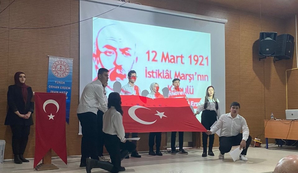 Yunak’ta Anma Programı Düzenlendi