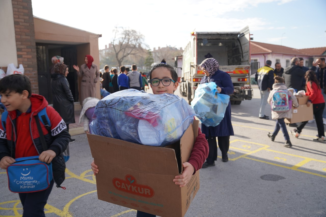 İlkokullar Arası “1 Atık Çok Şeyi Değiştirir” Atık Toplama Yarışması Devam Ediyor