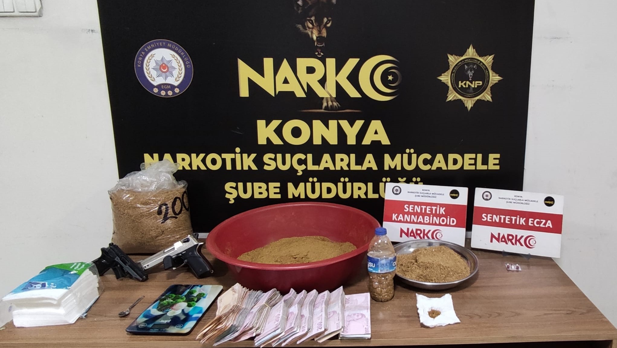 Narkotik, Sokak Temizliğine Devam Ediyor