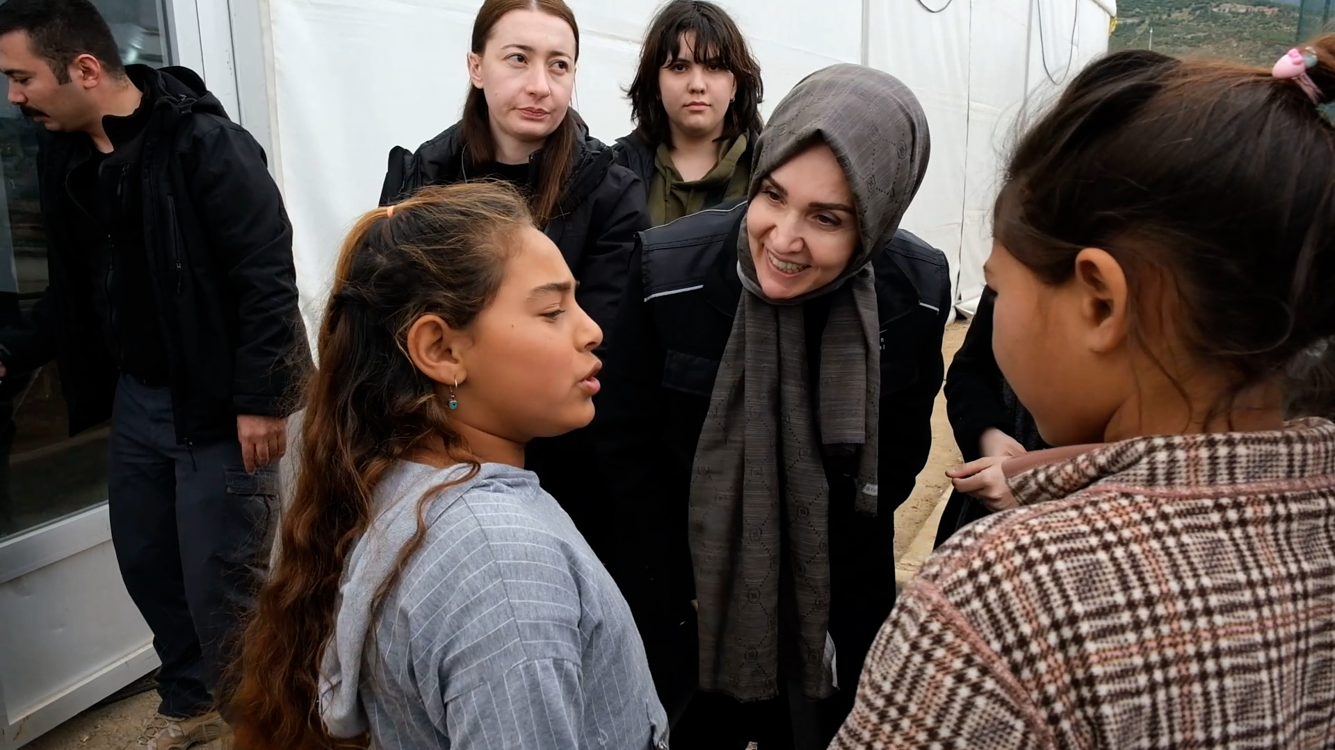 “Doğanın Anneleri” Nurdağı’nda Depremzede Ailelerle Bir Araya Geldi