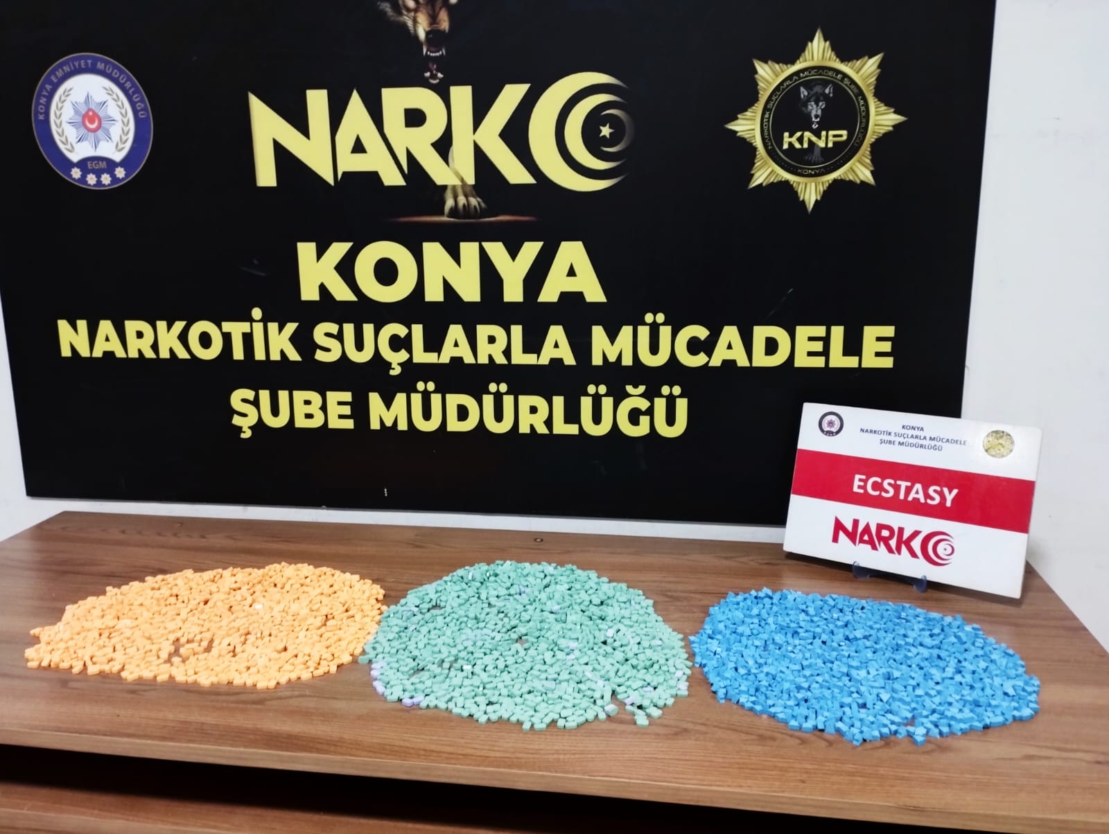 Konya Emniyeti’nden Zehir Tacirlerine Darbe Üstüne Darbe