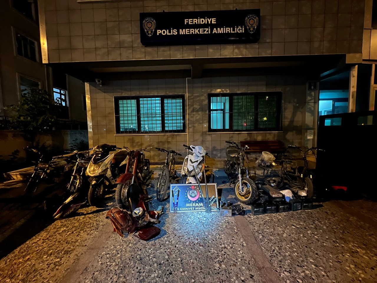 Motosiklet Hırsızları Yakalandı: 9 Gözaltı