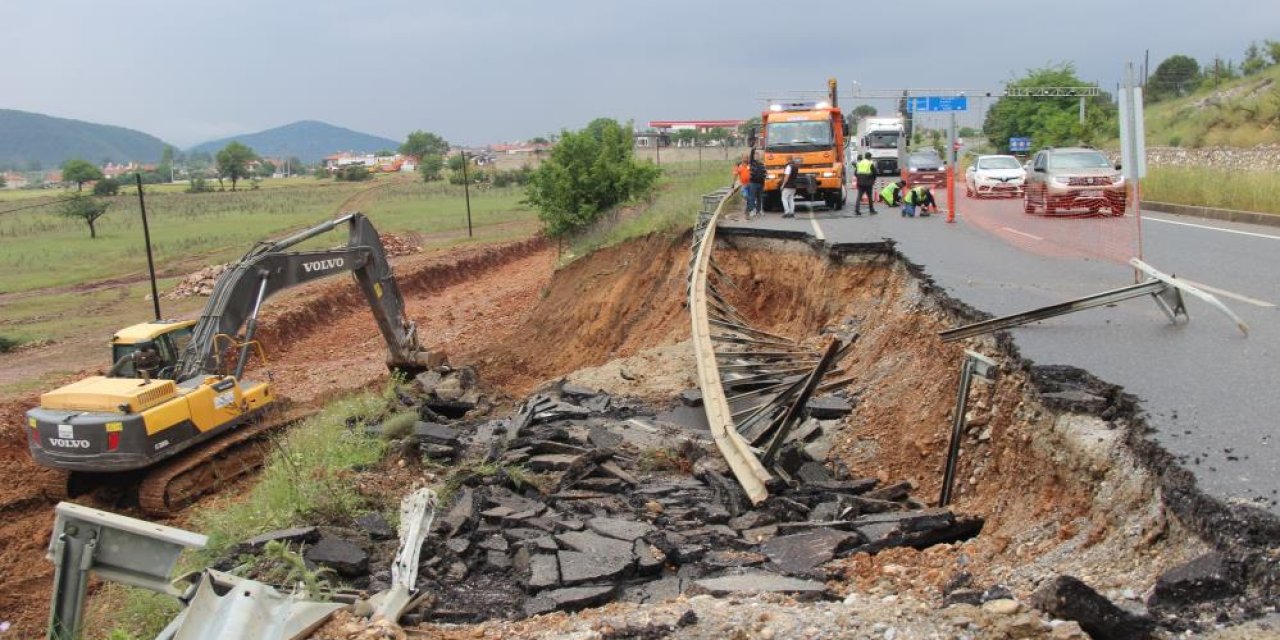 Çöken karayolunda çalışma başlatıldı
