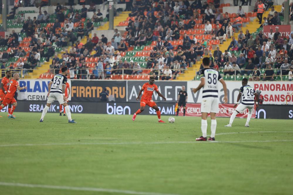 Kasımpaşa Deplasmanda Alanyaspor'u 3-1 Mağlup Etti