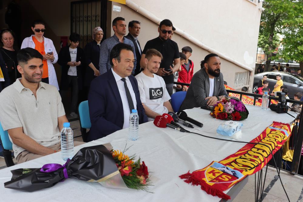 Kayserisporlu futbolculardan LGS'ye girecek öğrencilere Moral