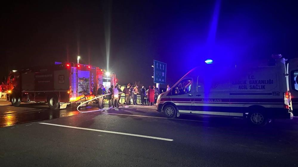 Yanan araçta ölü sayısı 2'ye yükseldi