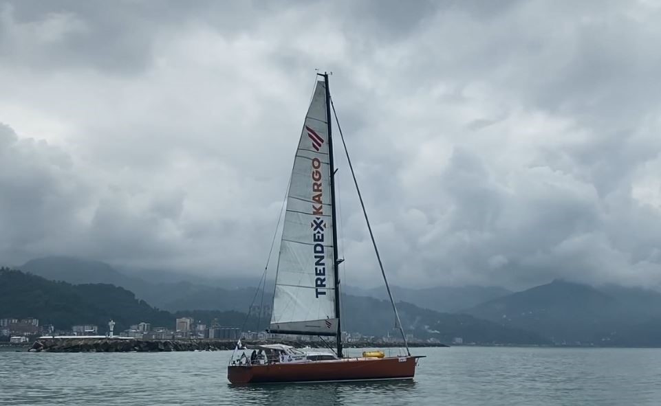 Rekor denemesi için Hopa limanından start aldılar