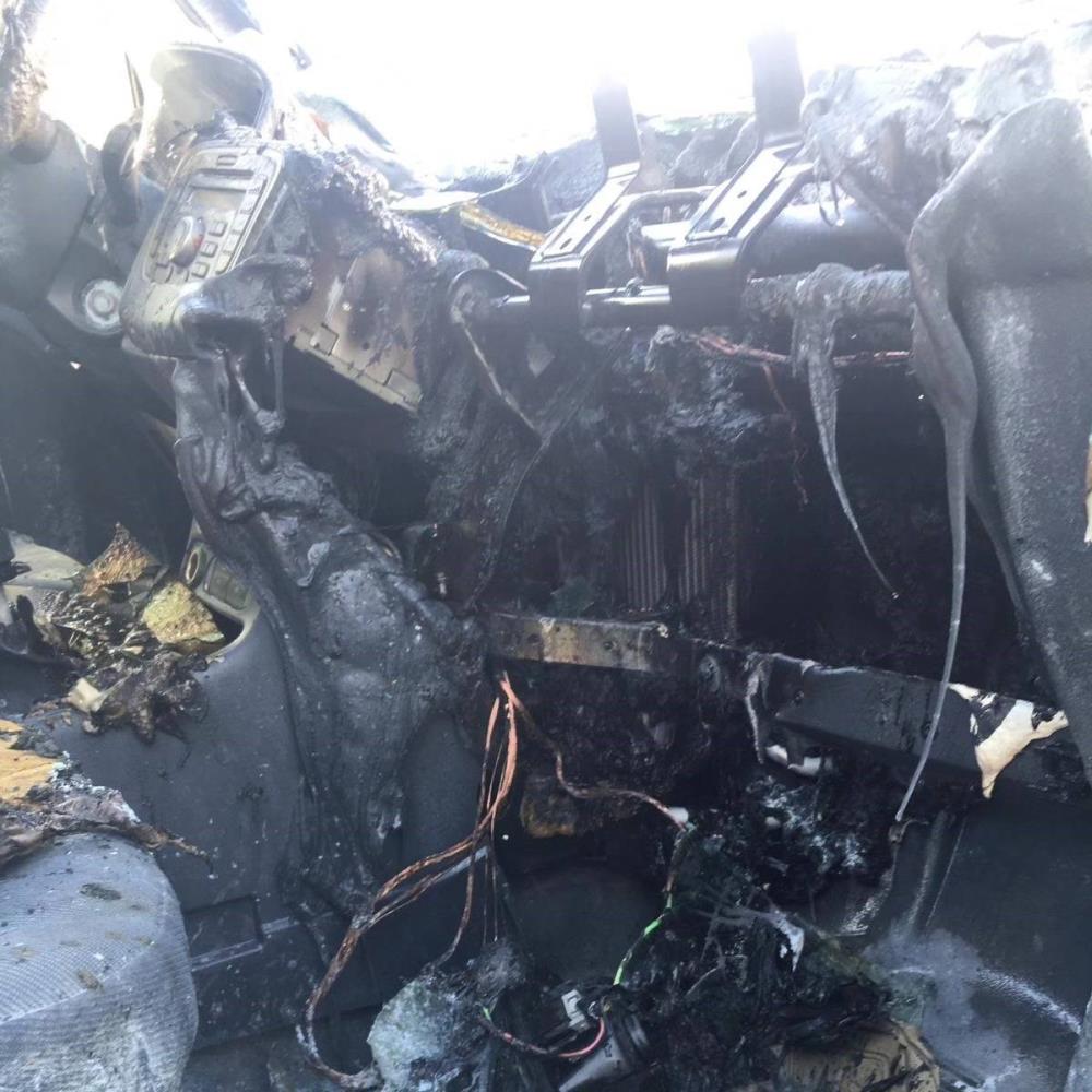 Yalova’da seyir halindeki kamyonet alevlere teslim oldu