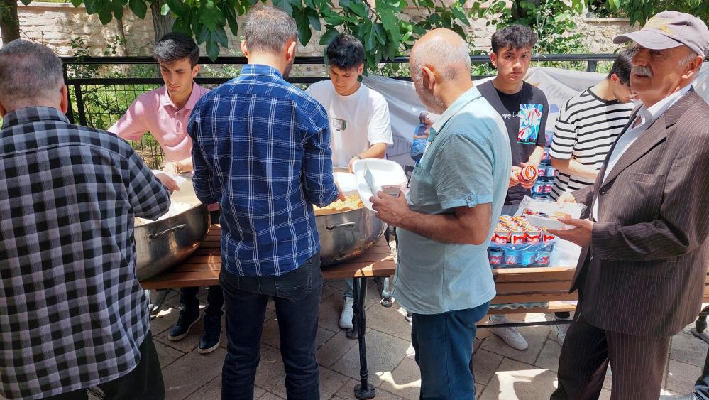 Necip Fazıl Kısakürek vefatının 40. yılında mezarı başında anıldı