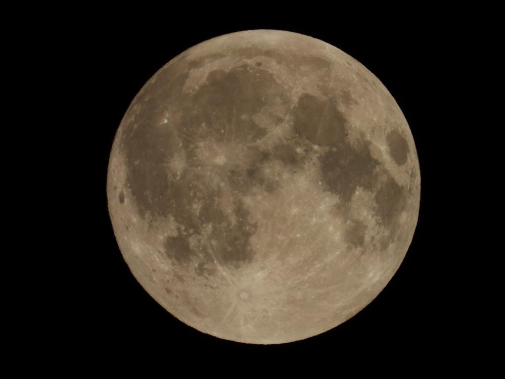 Deprem bölgesi Hatay'da kartpostallık dolunay manzarası