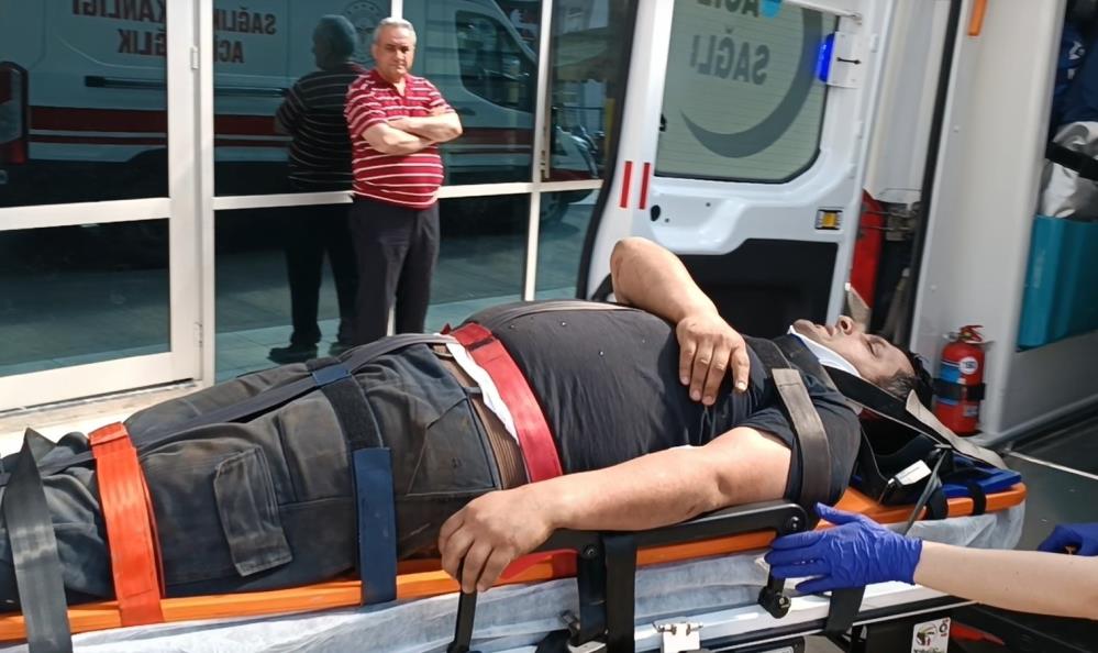 Kocaeli'de 2.5 metre yükseklikten düşen işçi yaralandı