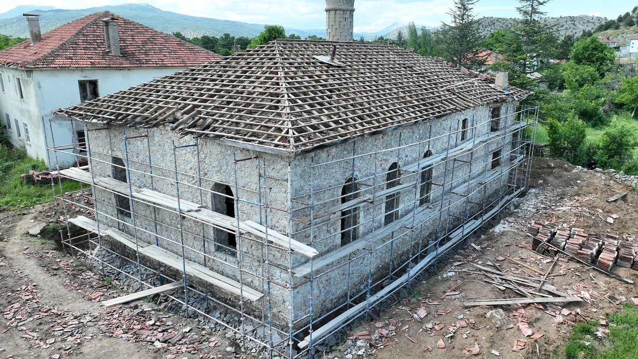 Konya Büyükşehir, Beyşehir'deki 120 Yıllık Camiyi Restore Ediyor