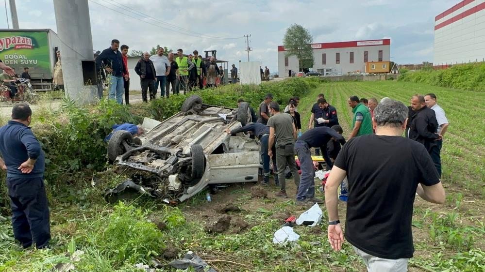 D-100’de kontrolden çıkan otomobil takla attı: 3 yaralı