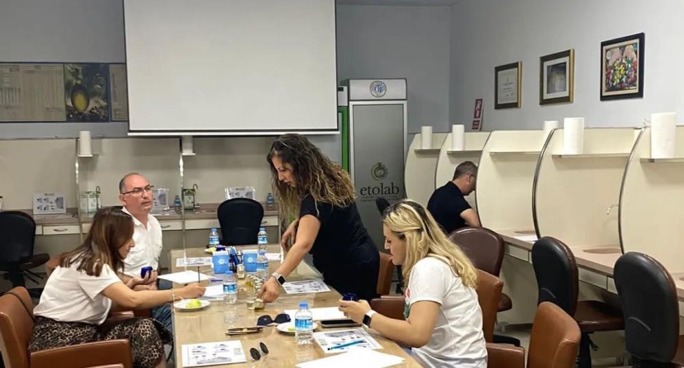 Edremit zeytinyağı tadım eğitimi yapıldı