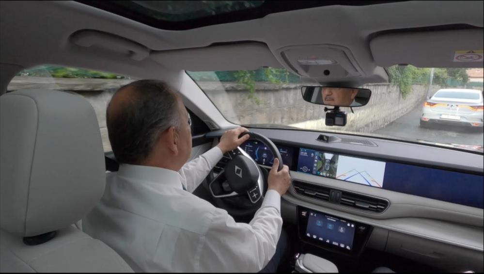 Bakan Özhaseki, Togg kullandı