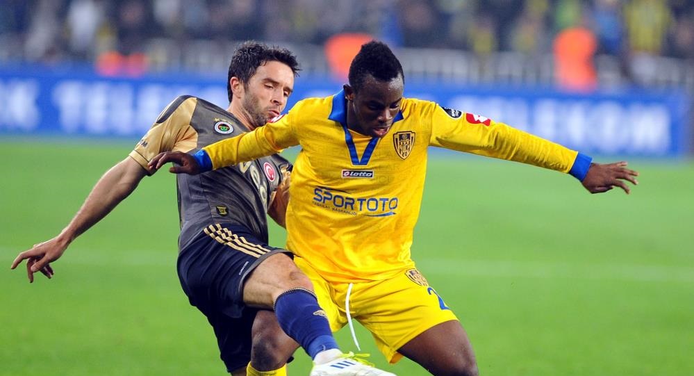 Gökhan Gönül Kariyerini Noktaladı