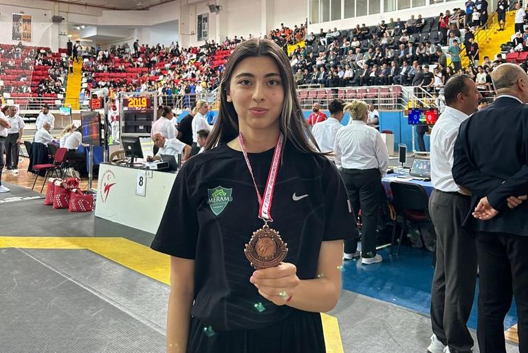 Meram Belediyesporlu Azra Milli Takım’da